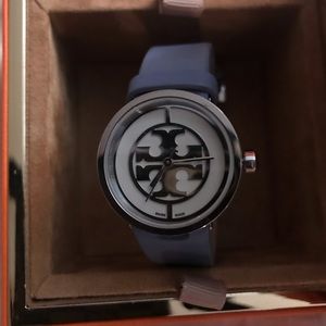 Authentic Tory Burch ladies dress watch.
